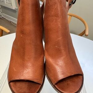 Steve Madden Tan Leather Peep-Toe Heels